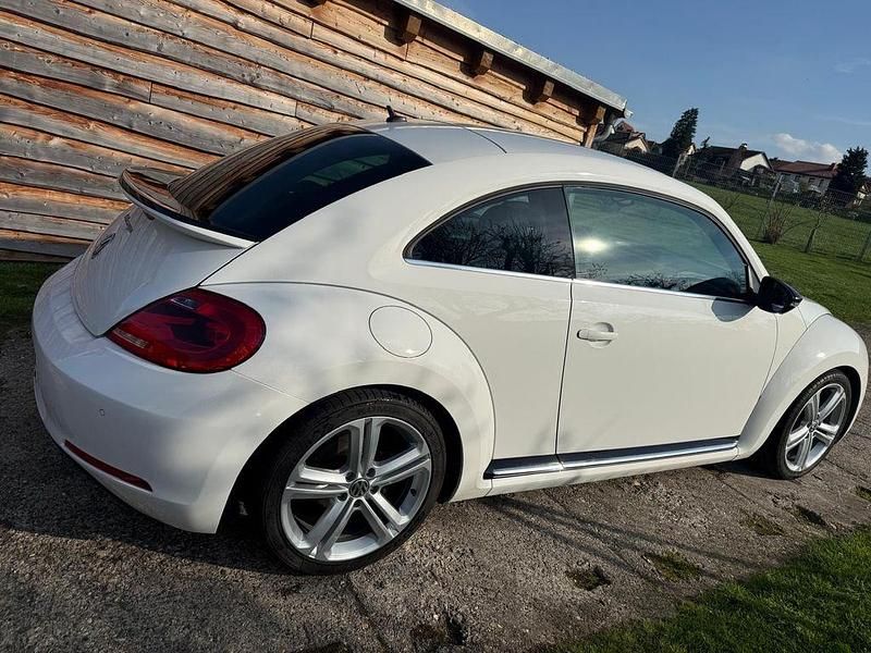 Używany VW Beetle Sport 160 KM (117 kW) 2012 Biały Hatchback
