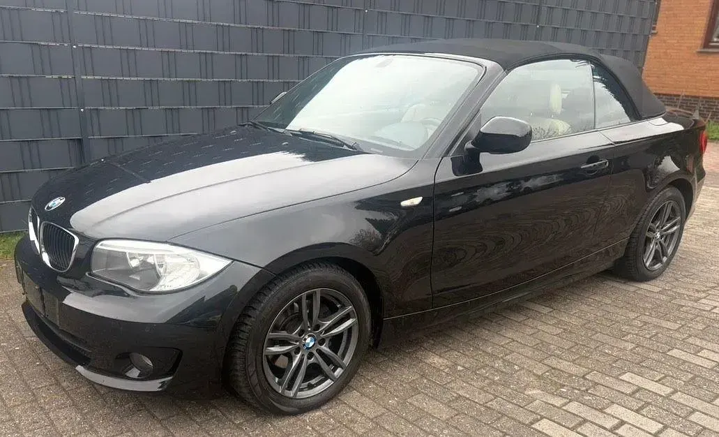 Gebraucht BMW 118 Cabriolet Advantage 143 PS (105 kW) 2012 Schwarz Cabrio