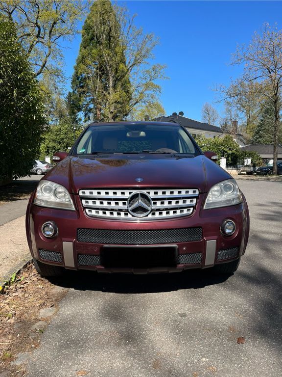 Rot Gebraucht 2010 Mercedes ML500 SUV | 8.000 € (Fairer Preis) - Bild 1/4