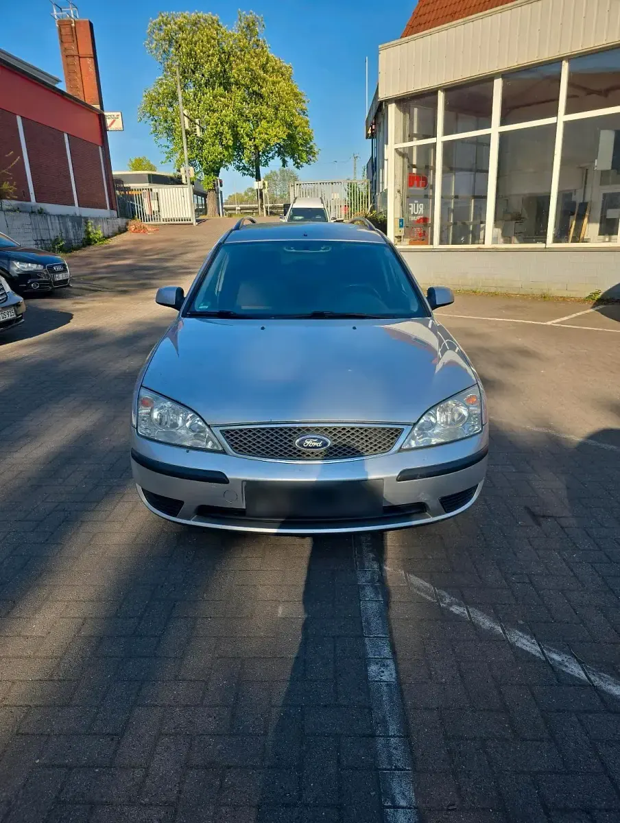 Second-hand Ford Mondeo 110 CP (80 kW) 2004 Argintiu Break