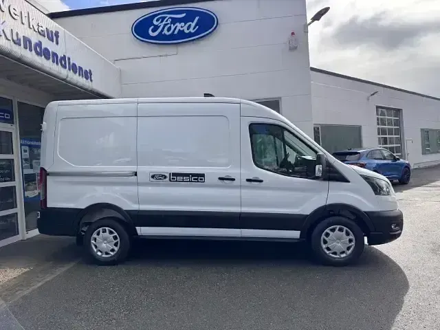 Używany Ford Transit Trend 131 KM (96 kW) 2023 Biały Minivan