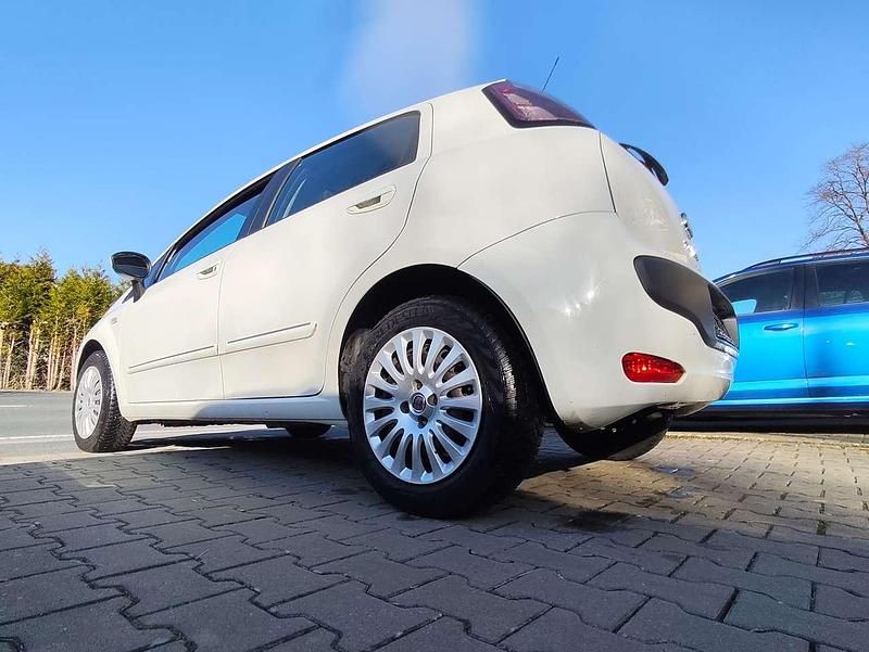 Gebraucht Fiat Punto Dynamic 77 PS (56 kW) 2010 Weiss Kleinwagen
