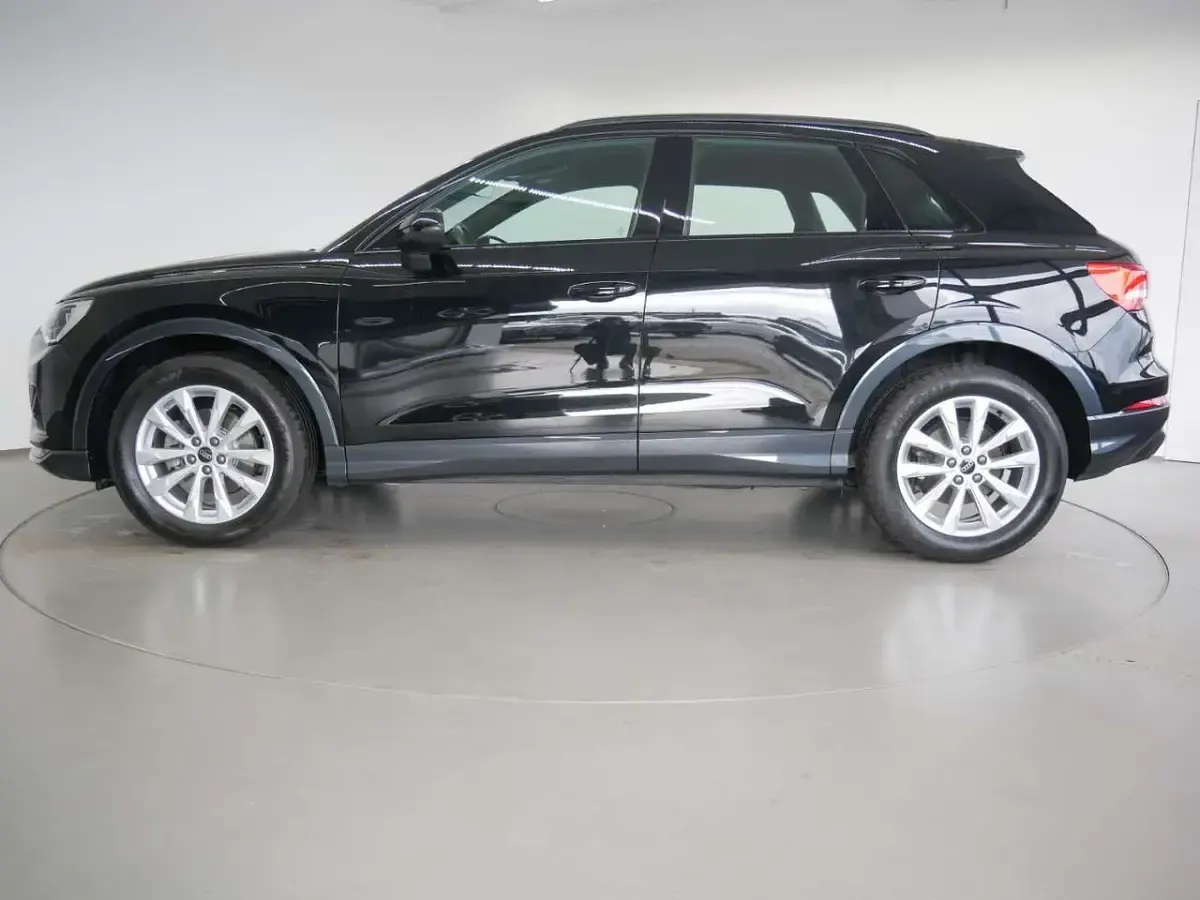 Gebraucht Audi Q3 Advanced Plus 150 PS (110 kW) 2023 Mythosschwarz metallic SUV