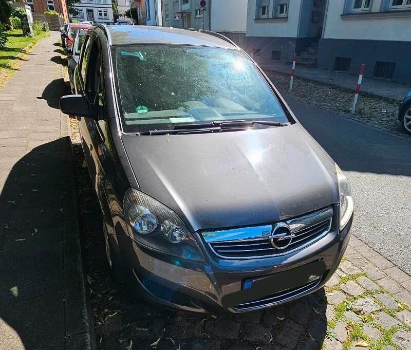 Grau Gebraucht 2011 Opel Zafira Edition Van / Kleinbus | 1.600 € - Bild 1/4