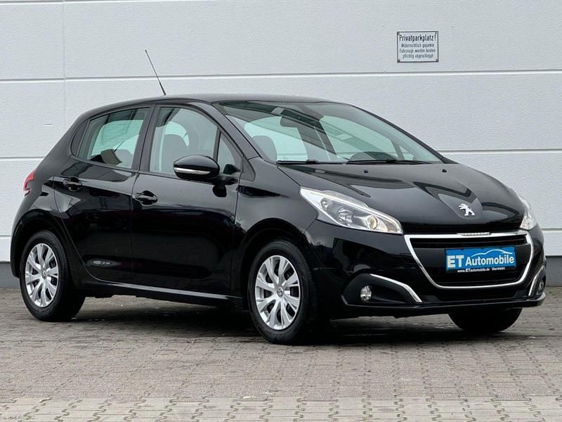Gebraucht Peugeot 208 82 PS (60 kW) 2018 Schwarz Kleinwagen