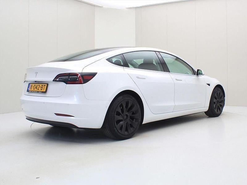 Gebraucht Tesla Model 3 Standard Range 225 kW (306 PS) 2020 Weiß Limousine