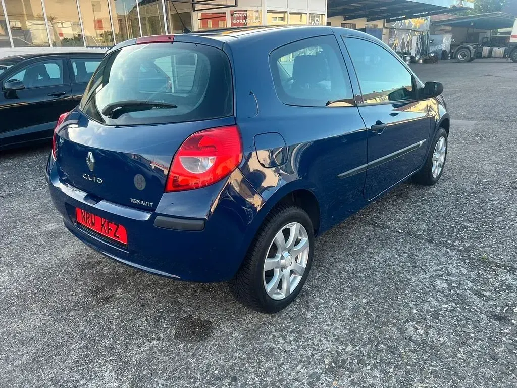 Gebraucht Renault Clio II Authentique 65 PS (47 kW) 2007 Blau Limousine