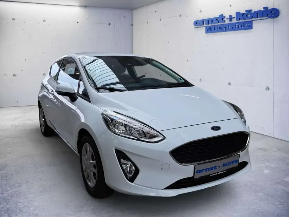 Gebraucht Ford Fiesta Cool & Connect 75 PS (55 kW) 2020 Weiß Kleinwagen