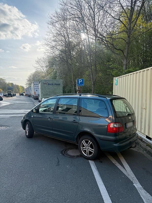 Gebraucht Ford Galaxy 116 PS (85 kW) 2003 Grün Van / Kleinbus