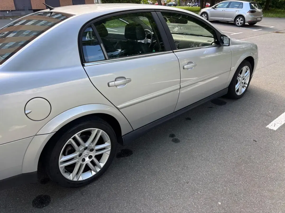 Gebraucht Opel Vectra 155 PS (114 kW) 2004 Silber Limousine