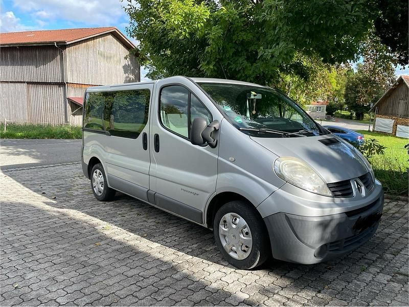 Silber Gebraucht 2008 Renault Trafic Van | 4.999 € - Bild 1/4