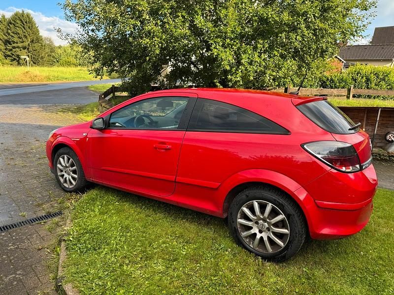Gebraucht Opel Astra GTC 103 PS (75 kW) 2007 Rot Coupé
