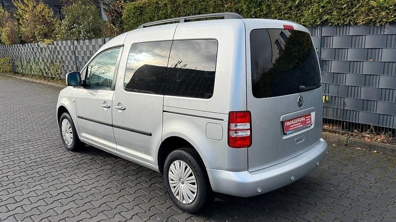 Gebraucht VW Caddy Comfortline 105 PS (77 kW) 2013 Silber Van / Kleinbus