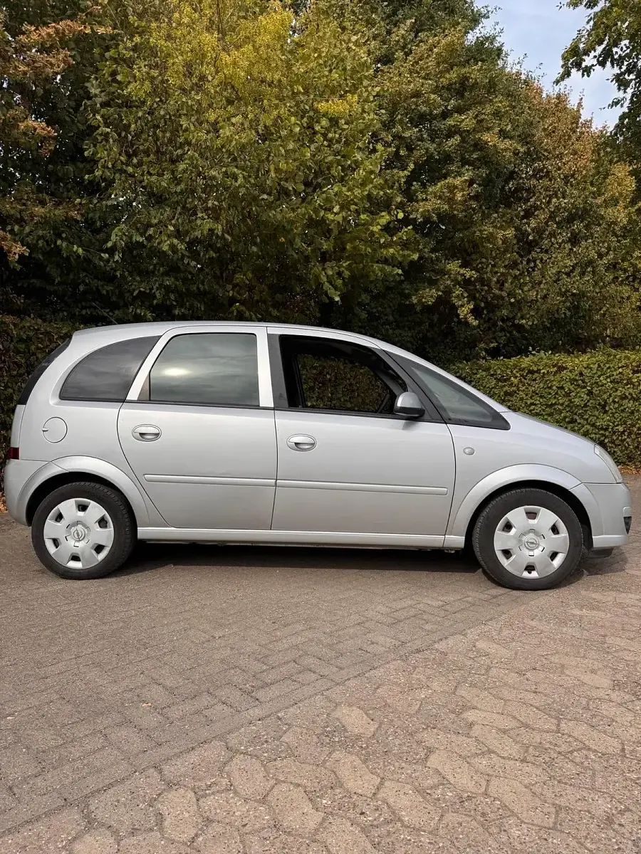 Gebraucht Opel Meriva 90 PS (66 kW) 2007 Silber Van / Kleinbus