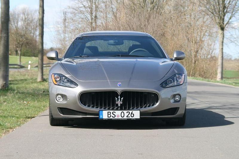 Gebraucht Maserati Granturismo 460 PS (338 kW) 2013 Silber Coupé