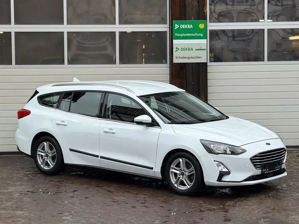 Gebraucht Ford Focus Cool & Connect 120 PS (88 kW) 2020 Weiß Limousine