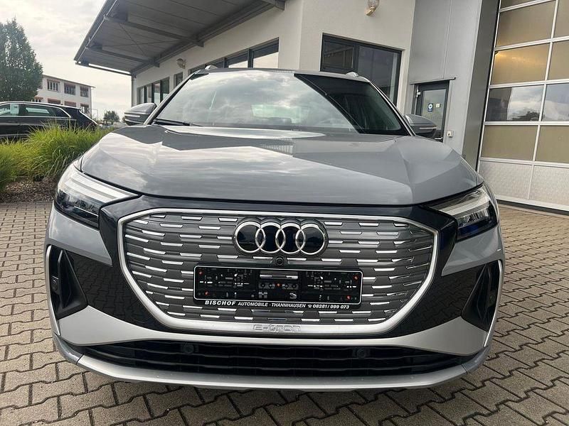 Gebraucht Audi Q4 e-tron S-Line 219 kW (299 PS) 2023 Kieselgrau SUV