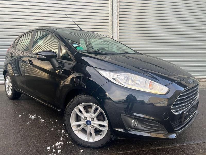 Schwarz Gebraucht 2015 Ford Fiesta Kleinwagen | 8.799 € (Fairer Preis) - Bild 1/4