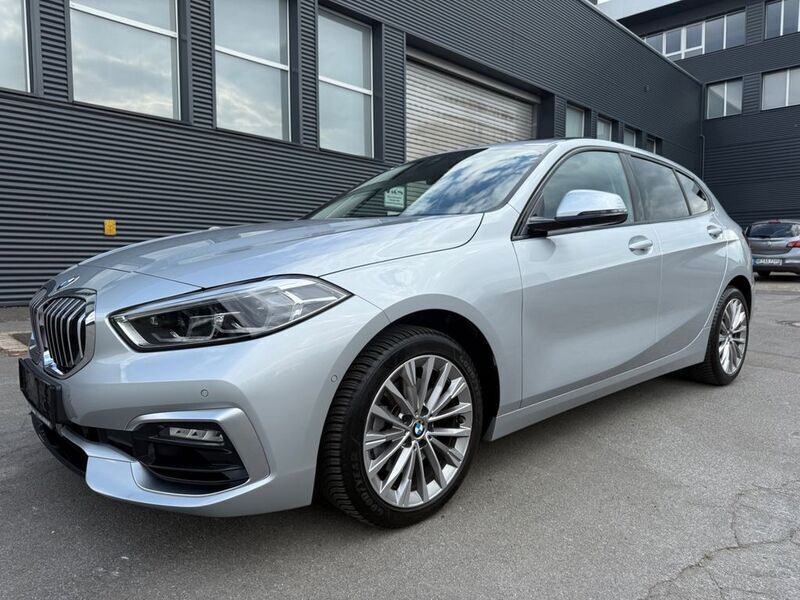 Silber Gebraucht 2020 BMW 118 Kleinwagen | 22.900 € (Fairer Preis) - Bild 1/4
