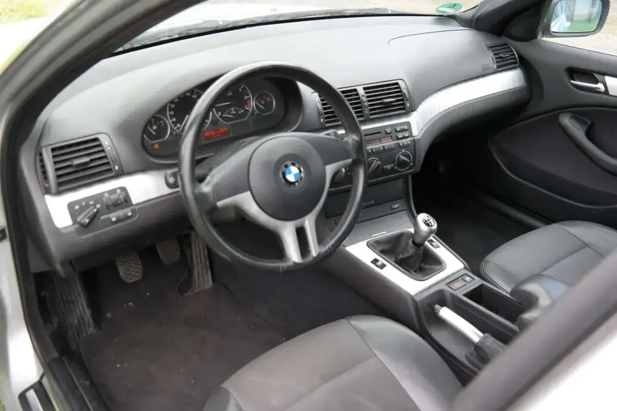Gebraucht BMW 318 143 PS (105 kW) 2004 Silber Kombi