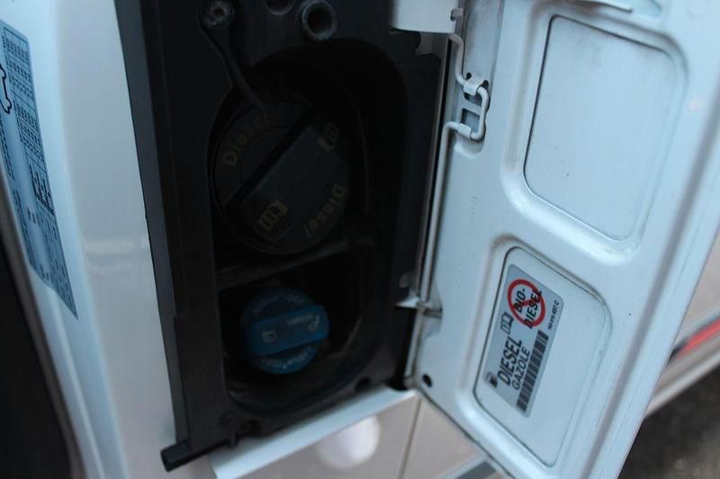 Gebraucht VW Caravelle Highline 204 PS (150 kW) 2016 Candyweiß Van / Kleinbus