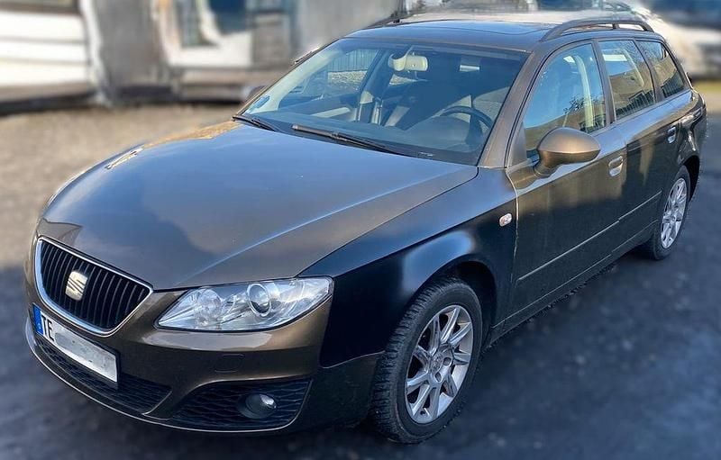 Gebraucht Seat Exeo Style 143 PS (105 kW) 2011 Braun Limousine
