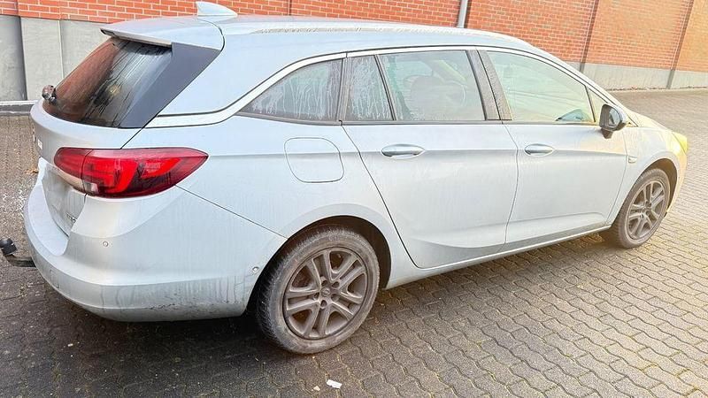 Gebraucht Opel Astra 150 PS (110 kW) 2017 Grau Kombi