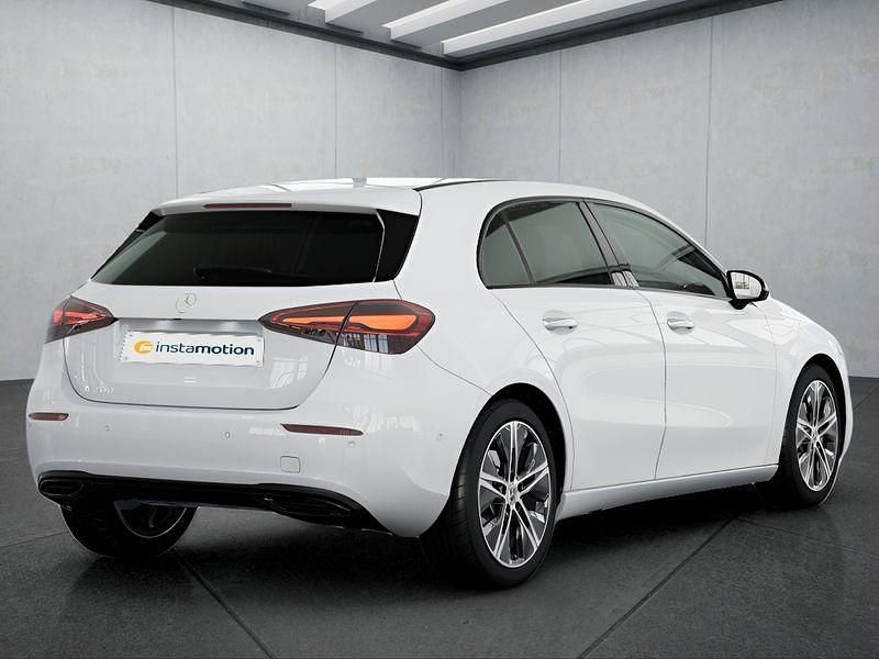 Weiß Gebraucht 2024 Mercedes A200 Limousine | 31.599 € (Etwas zu teuer) - Bild 1/4