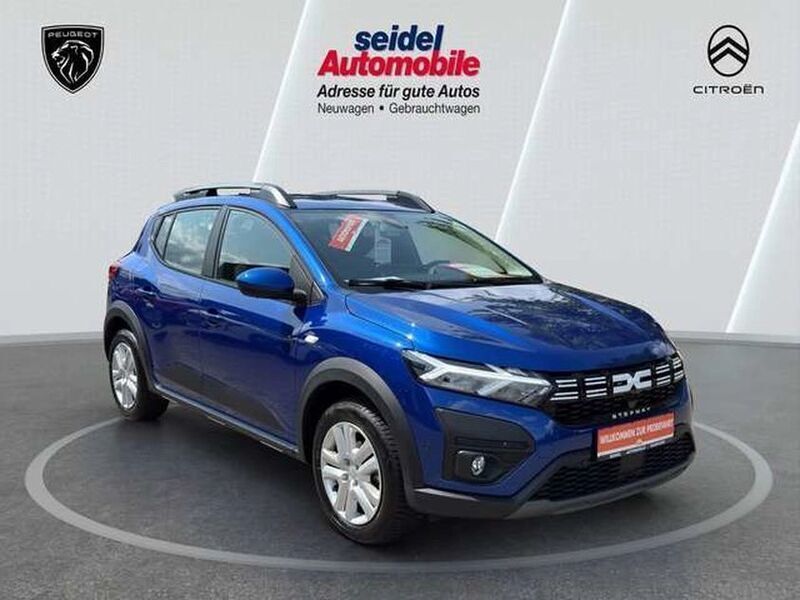 Blau Gebraucht 2024 Dacia Sandero Expression Kleinwagen | 19.949 € (Fairer Preis) - Bild 1/3