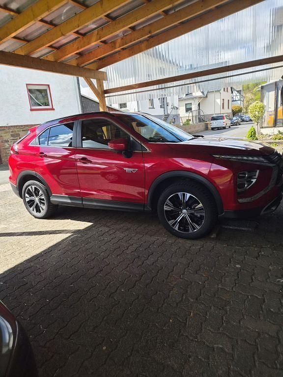 Gebraucht Mitsubishi Eclipse Cross Intro Edition 188 PS (138 kW) 2021 Rot SUV