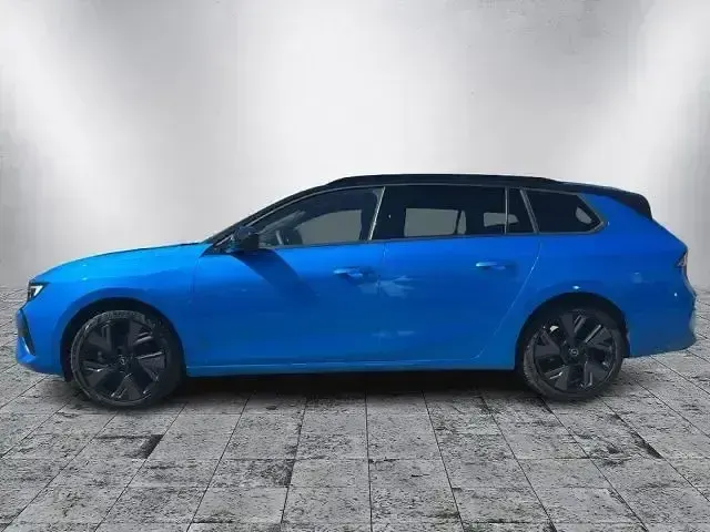 Używany Opel Astra 114 kW (156 KM) 2024 Niebieski Hatchback