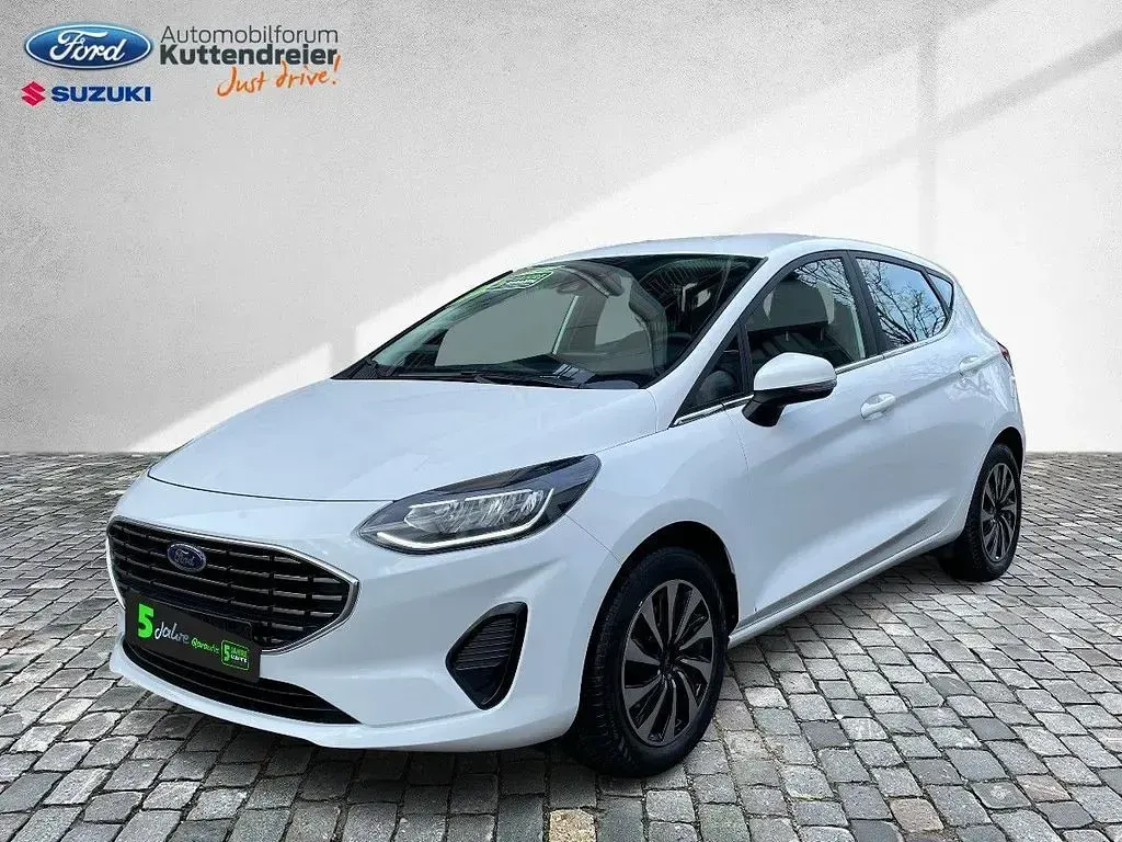 Używany Ford Fiesta Titanium 75 KM (55 kW) 2023 Biały Hatchback