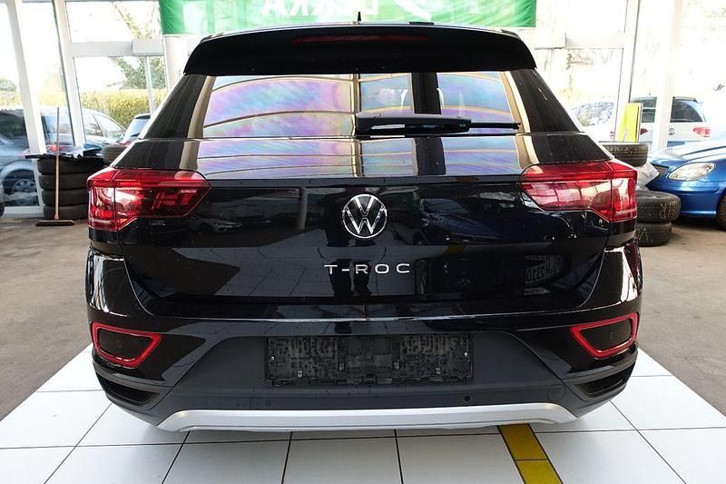 Gebraucht VW T-Roc Move 116 PS (85 kW) 2024 Schwarz SUV
