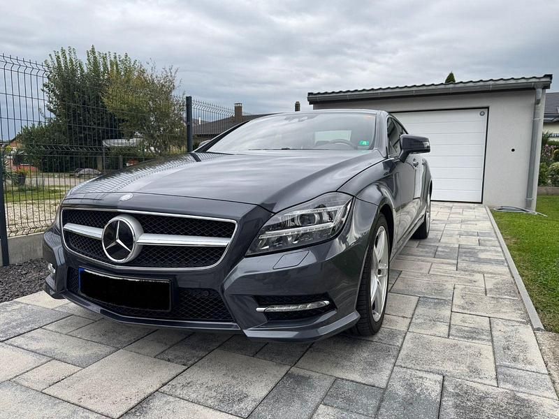 Grau Gebraucht 2014 Mercedes CLS350 AMG line Coupé | 24.700 € (Fairer Preis) - Bild 1/4
