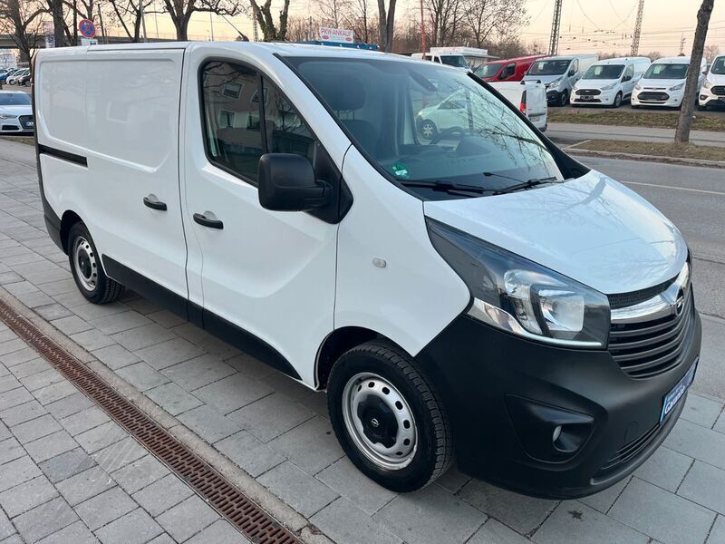 Gebraucht Opel Vivaro 120 PS (88 kW) 2018 Weiß Van / Kleinbus