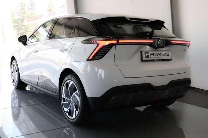 Neu MG MG4 EV 139 kW (190 PS) 2026 Dover white (weiß) Kleinwagen