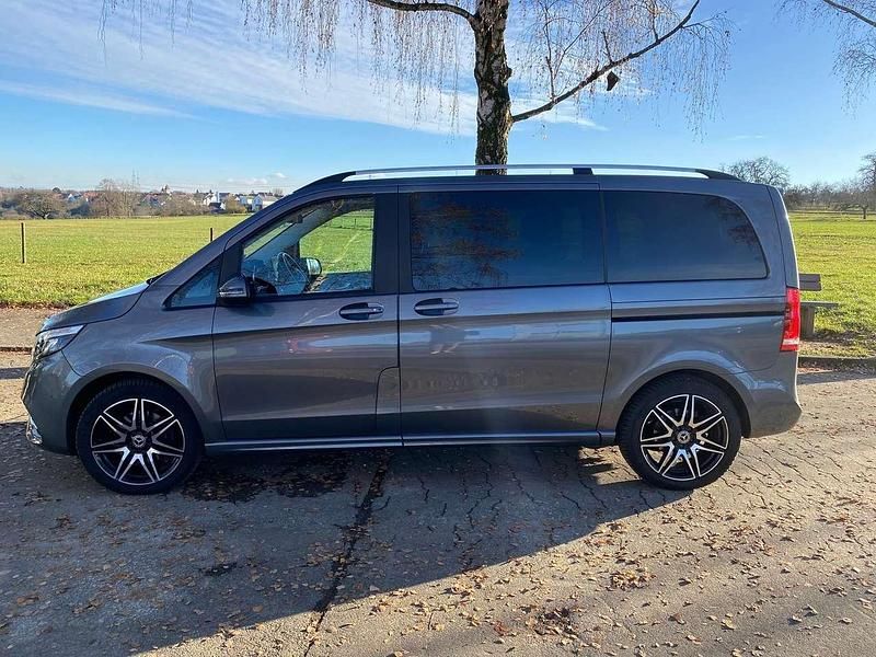Gebraucht Mercedes V220 Avantgarde 239 PS (175 kW) 2019 Selenitgrau metallic mb7992 Van / Kleinbus