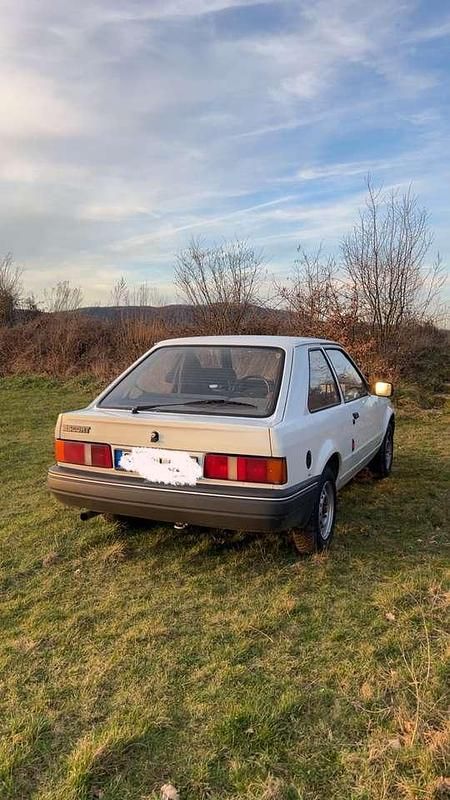 Gebraucht Ford Escort 54 PS (39 kW) 1987 Limousine