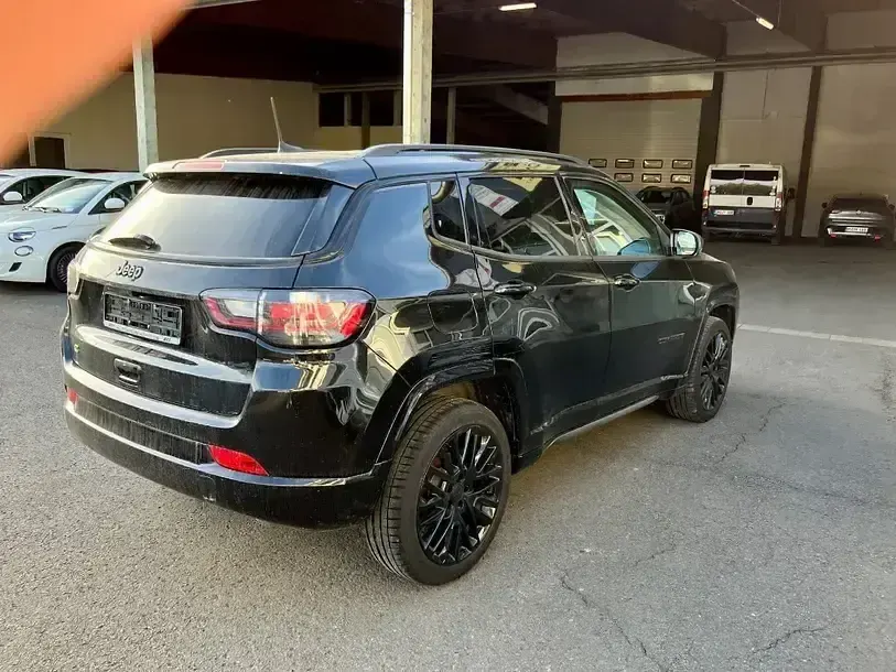 Gebraucht Jeep Compass 131 PS (96 kW) 2023 Schwarz SUV