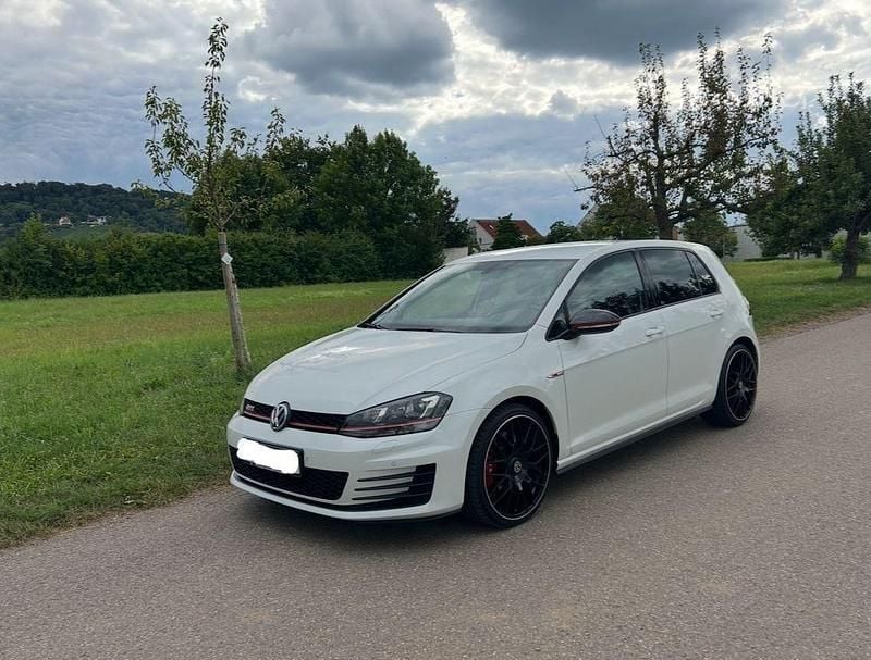 Weiß Gebraucht 2017 VW Golf VII GTI Limousine | 17.500 € (Guter Preis) - Bild 1/4