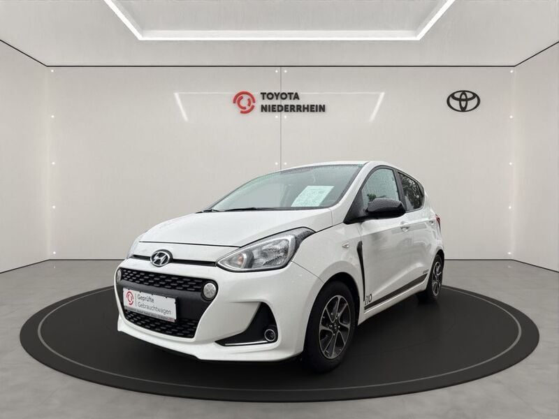 Weiß Gebraucht 2020 Hyundai i10 YES! Kleinwagen | 11.888 € (Fairer Preis) - Bild 1/4