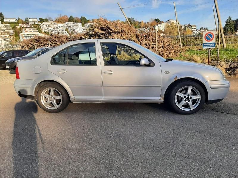Second-hand VW Bora 104 CP (76 kW) 2000 Gri Berlinǎ