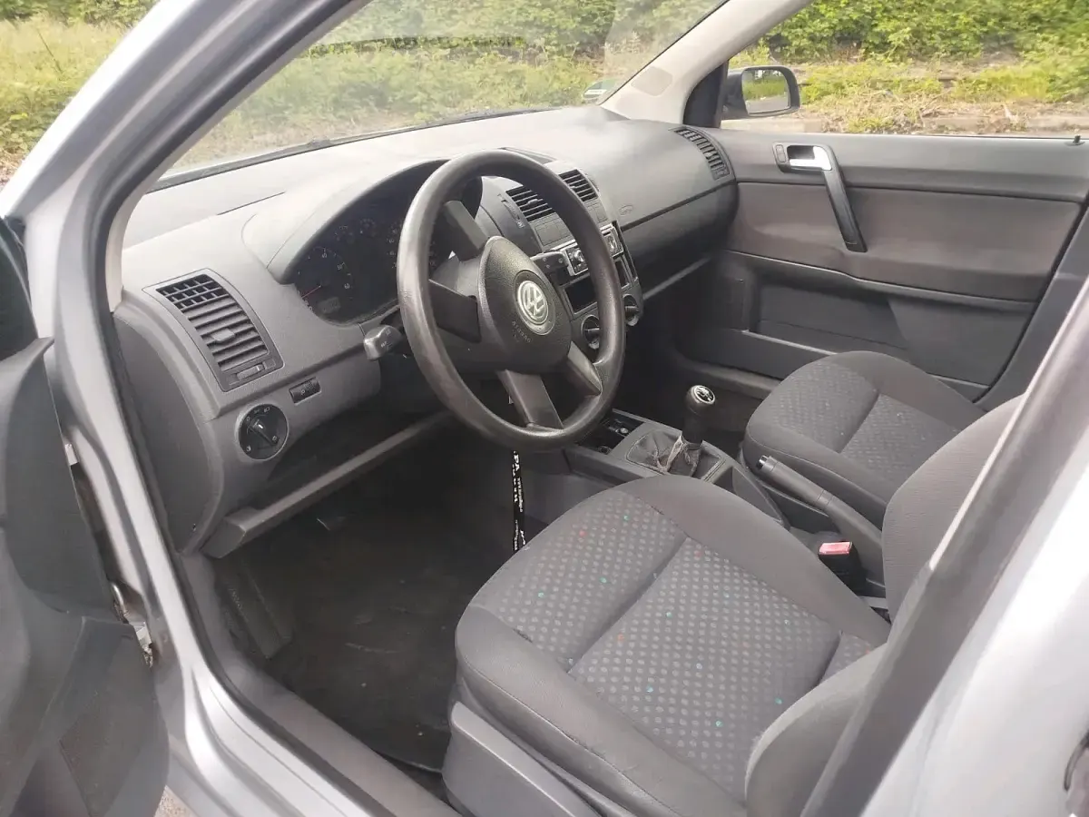Gebraucht VW Polo 64 PS (47 kW) 2003 Silber Kleinwagen