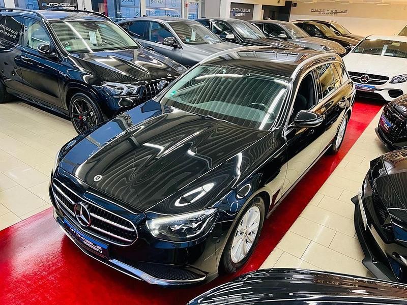 Schwarz Gebraucht 2021 Mercedes E220 Limousine | 23.999 € (Superpreis) - Bild 1/4