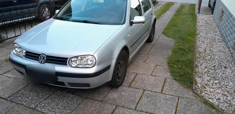 Silber Gebraucht 2003 VW Golf IV Kleinwagen | 1.700 € (Fairer Preis) - Bild 1/4