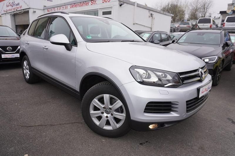 Cool silver metallic Gebraucht 2012 VW Touareg SUV | 24.990 € (Teuer) - Bild 1/4
