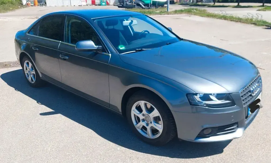 Gebraucht Audi A4 Ambiente 120 PS (88 kW) 2011 Grau Limousine