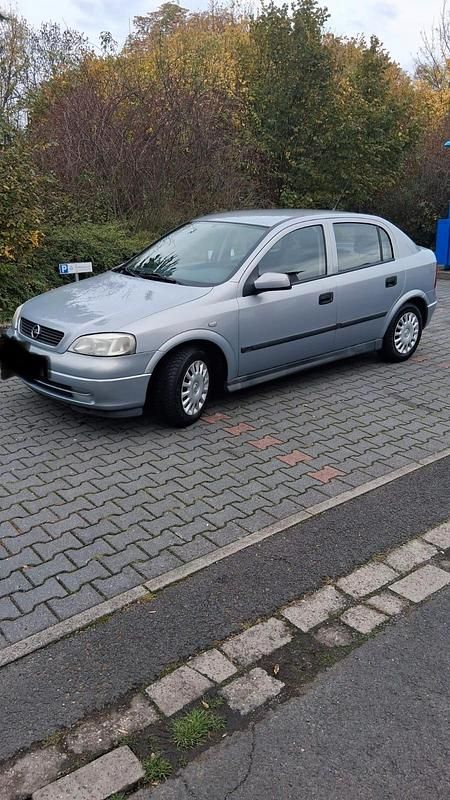 Silber Gebraucht 2001 Opel Astra Limousine | 2.300 € (Etwas zu teuer) - Bild 1/4