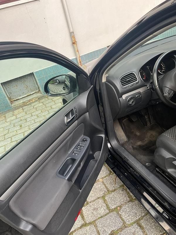 Gebraucht VW Golf VI 105 PS (77 kW) 2011 Schwarz Kleinwagen