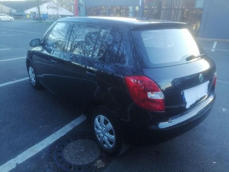 Gebraucht Skoda Fabia Active 69 PS (50 kW) 2012 Schwarz Kleinwagen